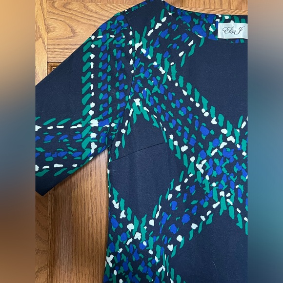 Eliza J shift dress - 4P - Picture 2 of 3